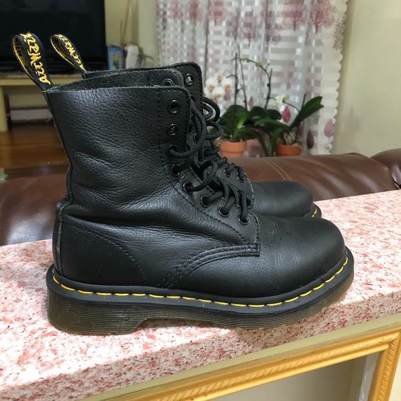 Dr. Martens Shoes - 🖤Doc Martens🖤